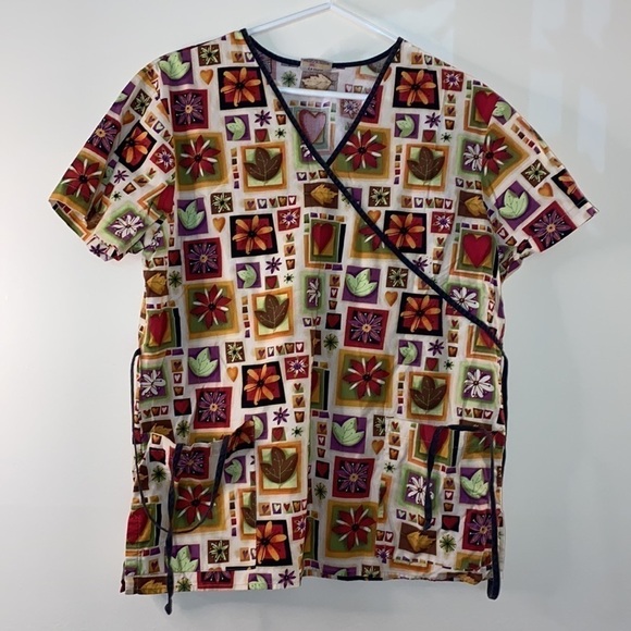 O2 Scrubs Fall Autumn Leaves Women's Scrub  Top Tie up Back (Size Medium) - Picture 2 of 8